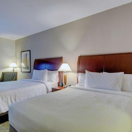 Hilton Garden Inn Norwalk Exteriér fotografie