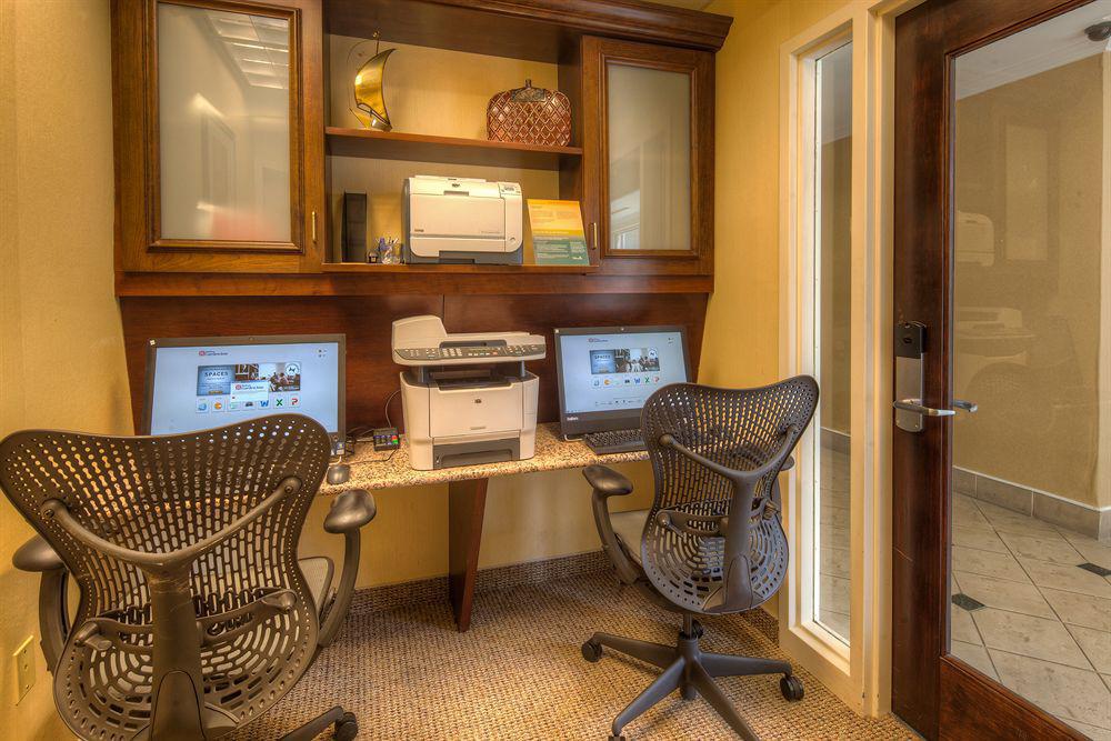 Hilton Garden Inn Norwalk Exteriér fotografie