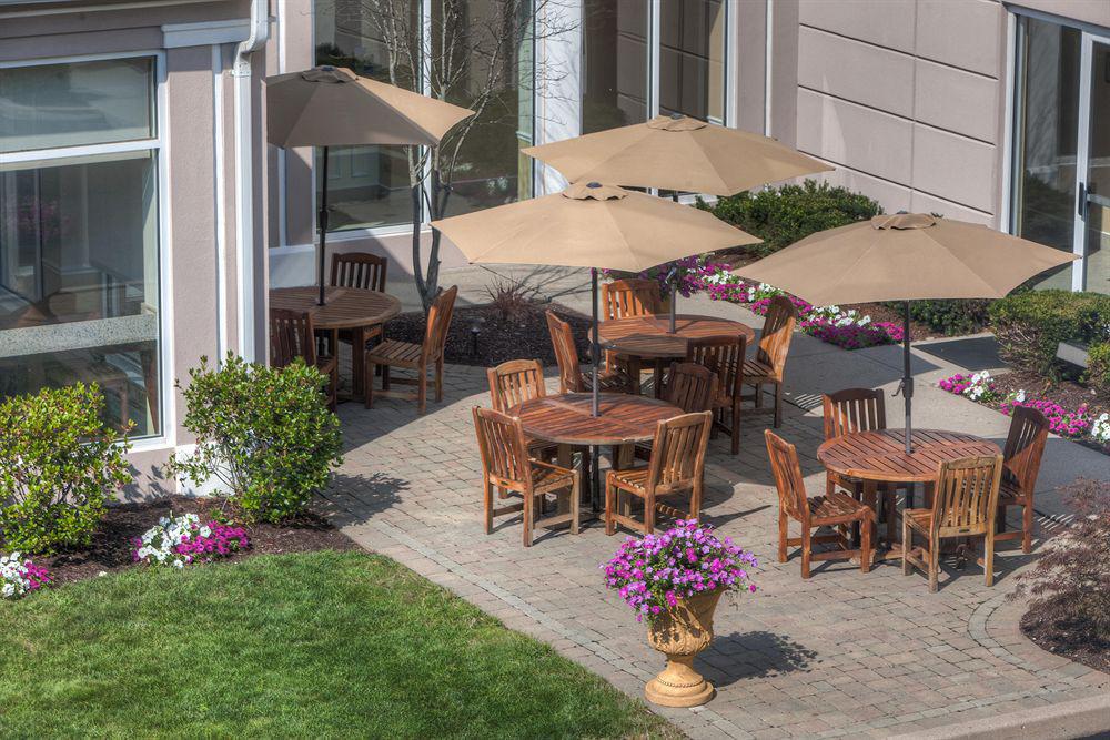 Hilton Garden Inn Norwalk Exteriér fotografie