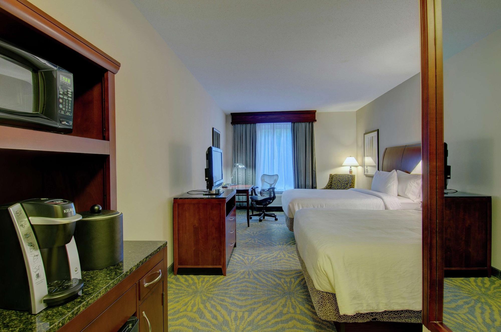 Hilton Garden Inn Norwalk Exteriér fotografie