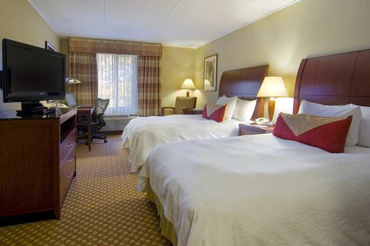 Hilton Garden Inn Norwalk Exteriér fotografie