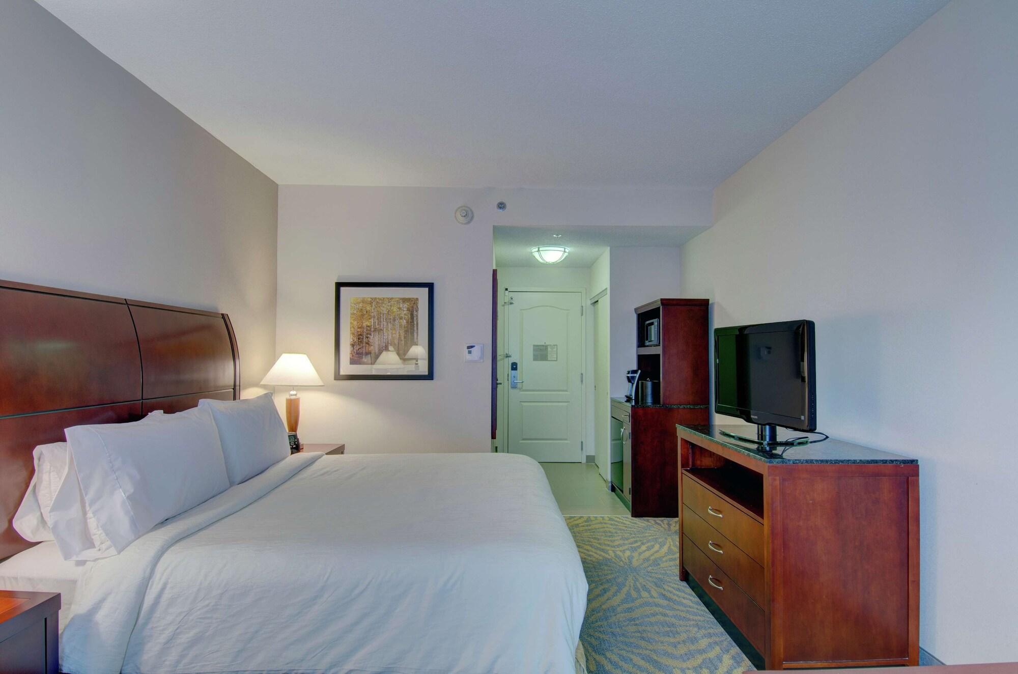Hilton Garden Inn Norwalk Exteriér fotografie