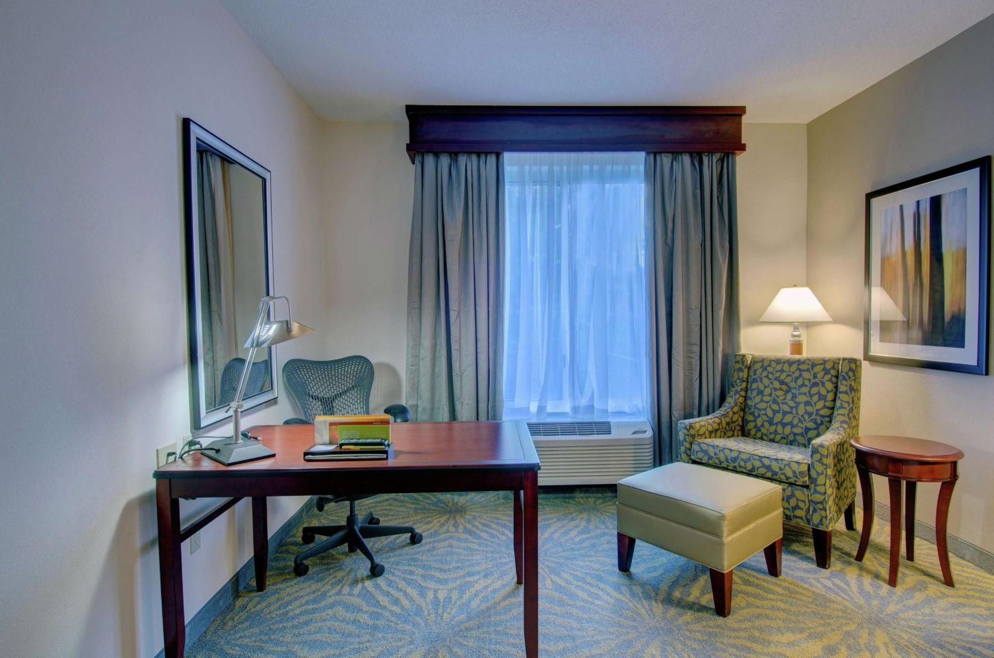 Hilton Garden Inn Norwalk Exteriér fotografie