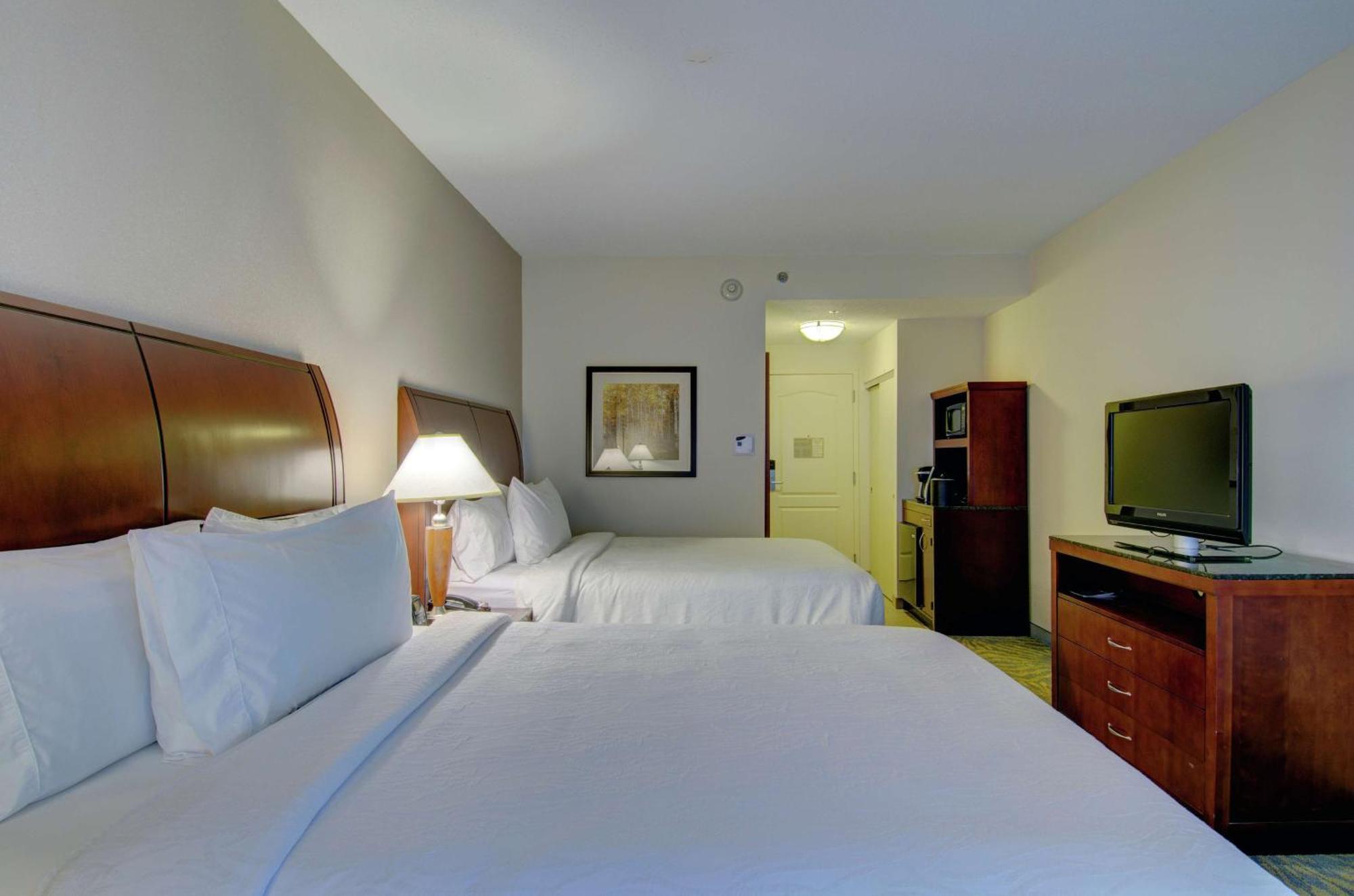 Hilton Garden Inn Norwalk Exteriér fotografie