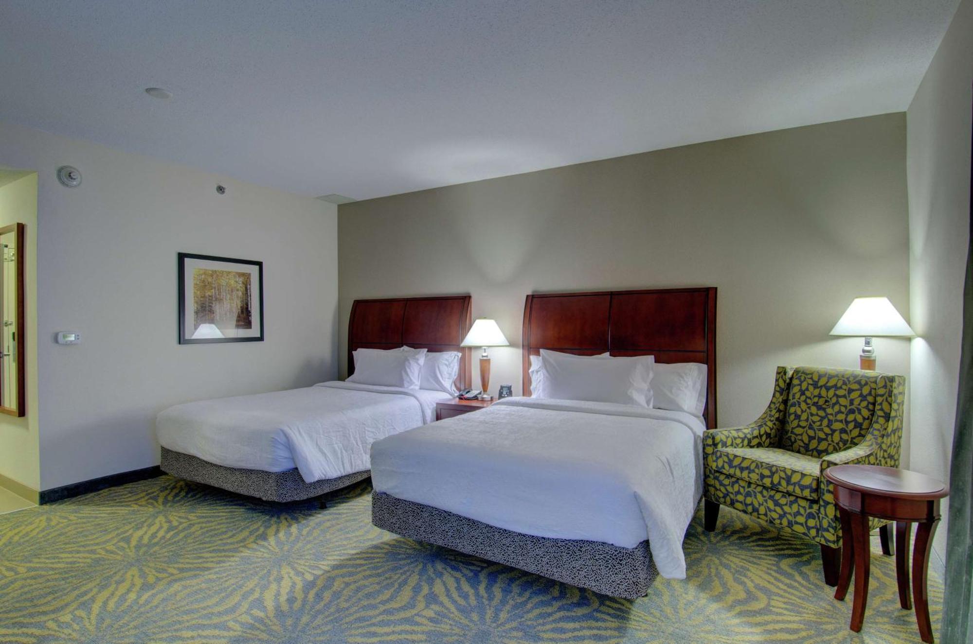 Hilton Garden Inn Norwalk Exteriér fotografie