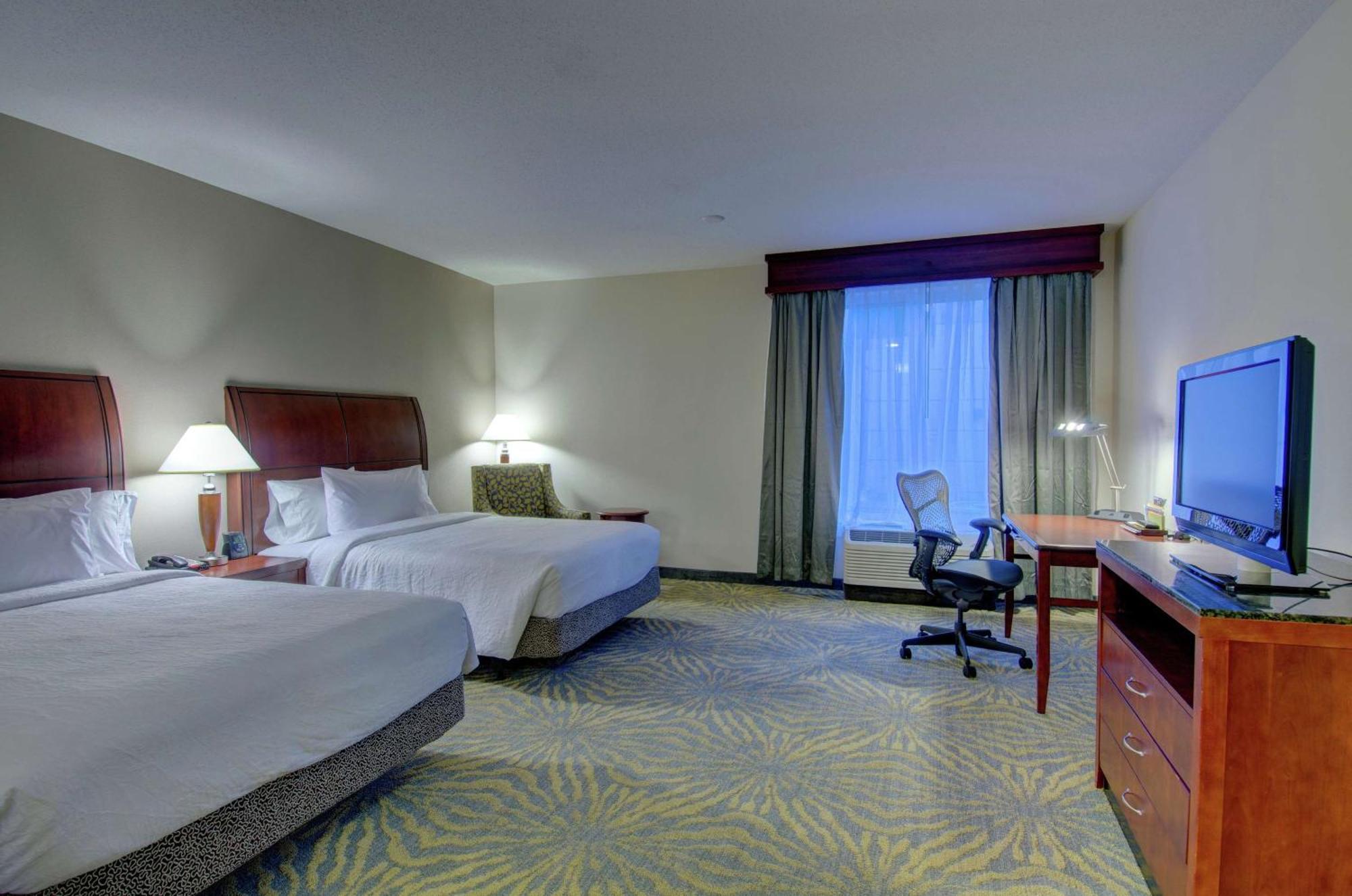 Hilton Garden Inn Norwalk Exteriér fotografie