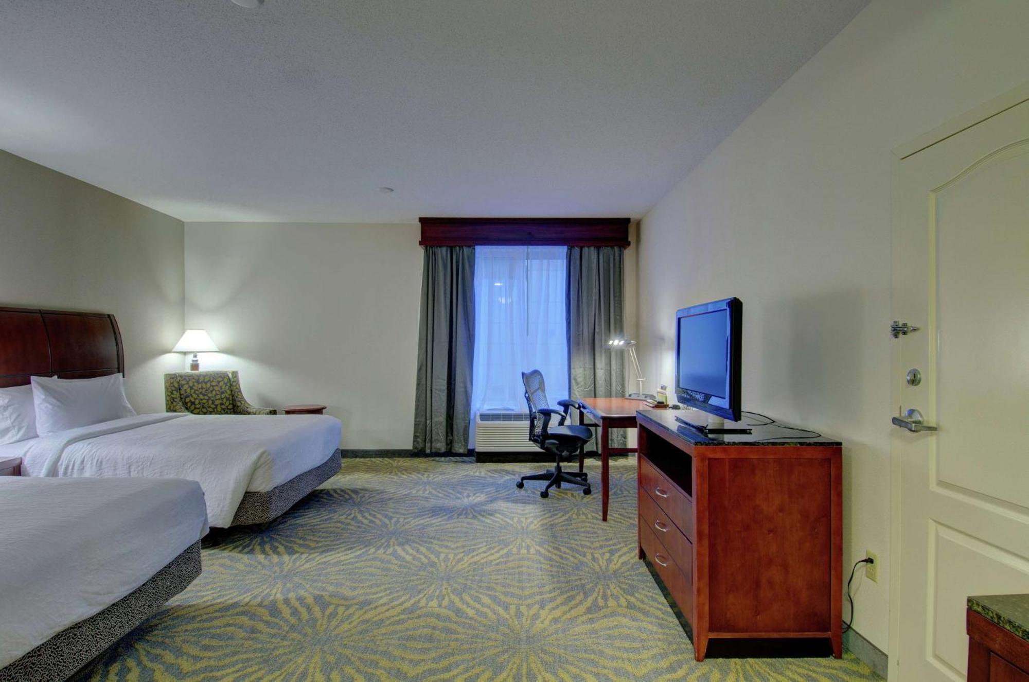 Hilton Garden Inn Norwalk Exteriér fotografie