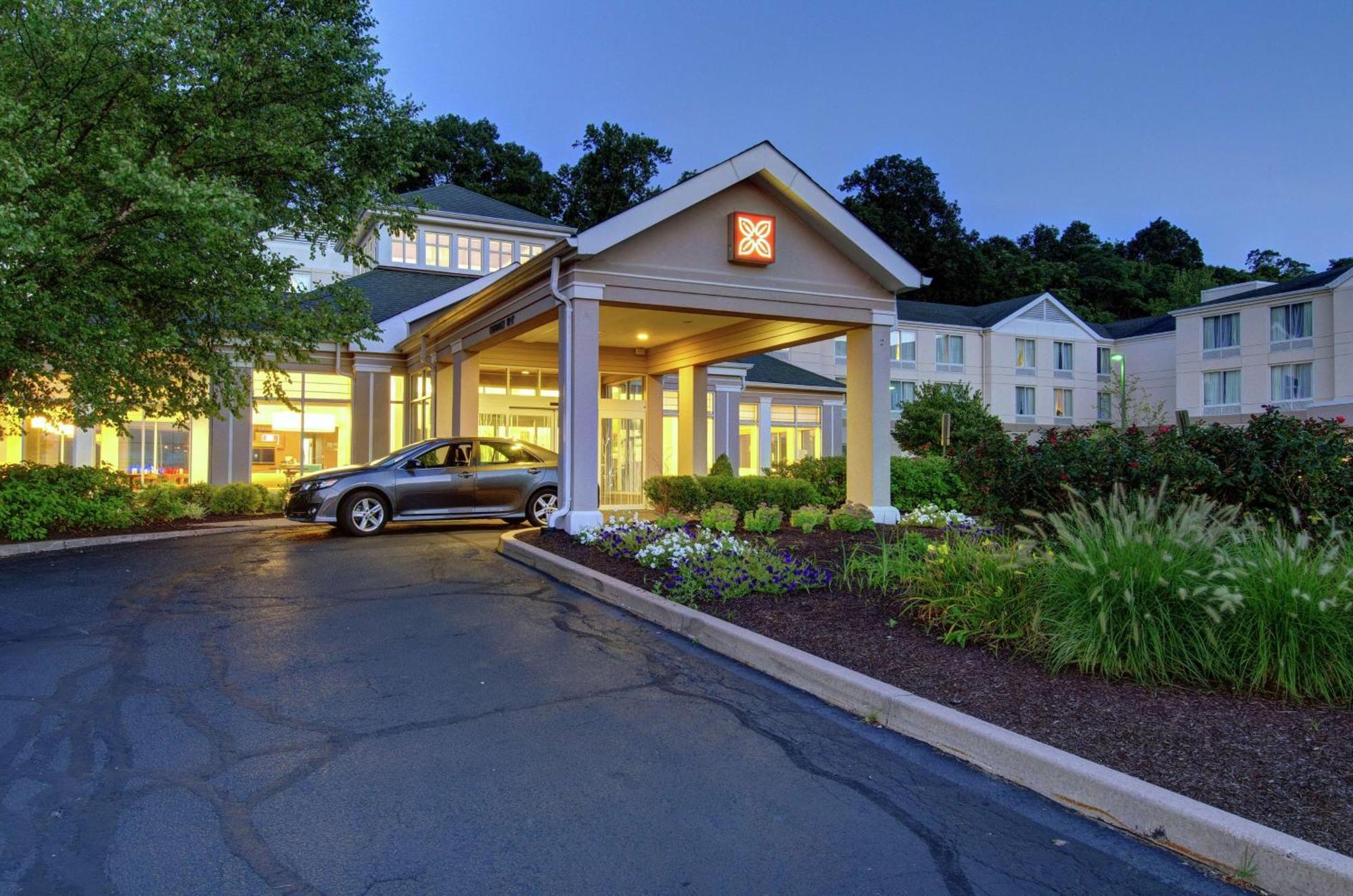 Hilton Garden Inn Norwalk Exteriér fotografie