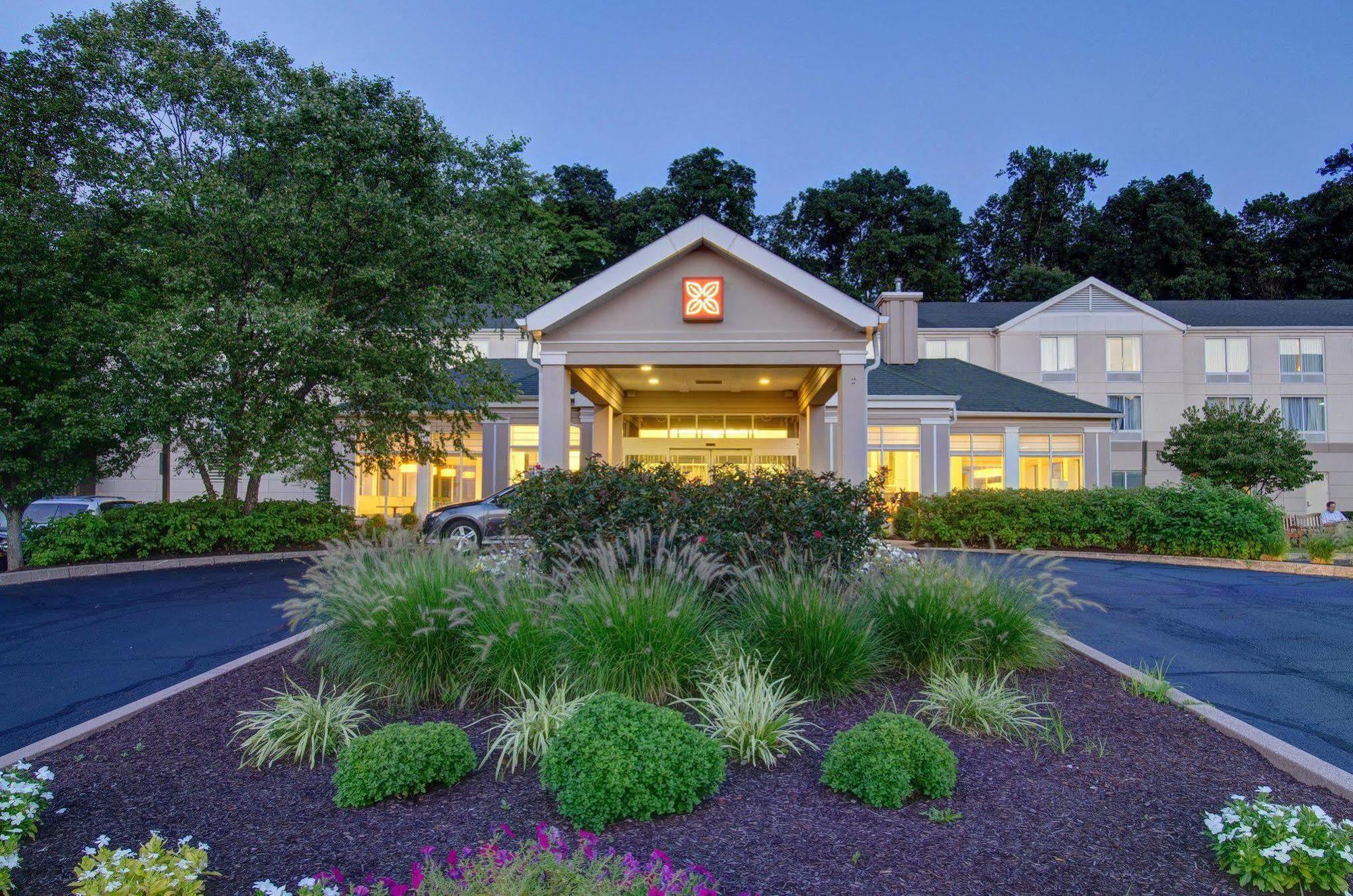 Hilton Garden Inn Norwalk Exteriér fotografie